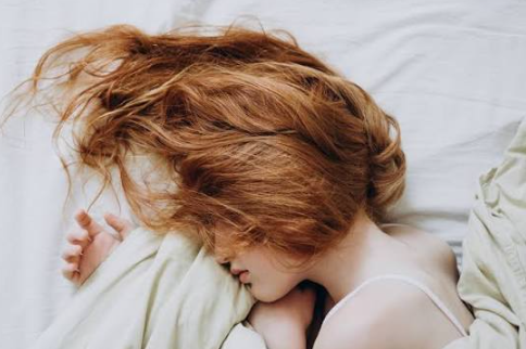 Sleep Hallucinations: What Happens Between Dreams and Waking